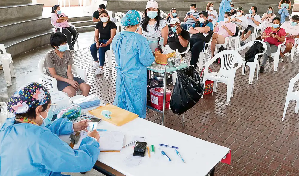 Nueva estrategia. El Minsa iniciará la toma masiva de pruebas moleculares y antígenas para frenar el avance de la ola de infecciones en todo el país. Foto: difusión