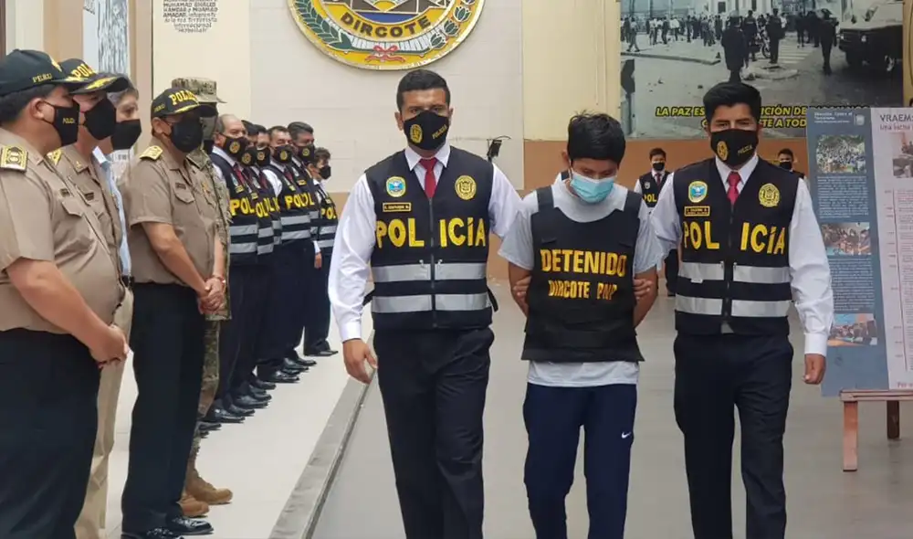 Efectivos de la Policía Nacional y las Fuerzas Armadas capturaron a Brayan Antoni Camaren Mercado, alias camarada 'Abraham'. Foto: Omar Coca/URPI-LR Efectivos de la Policía Nacional y las Fuerzas Armadas capturaron a Brayan Antoni Camaren Mercado, alias camarada 'Abraham'. Foto: Omar Coca/URPI-LR