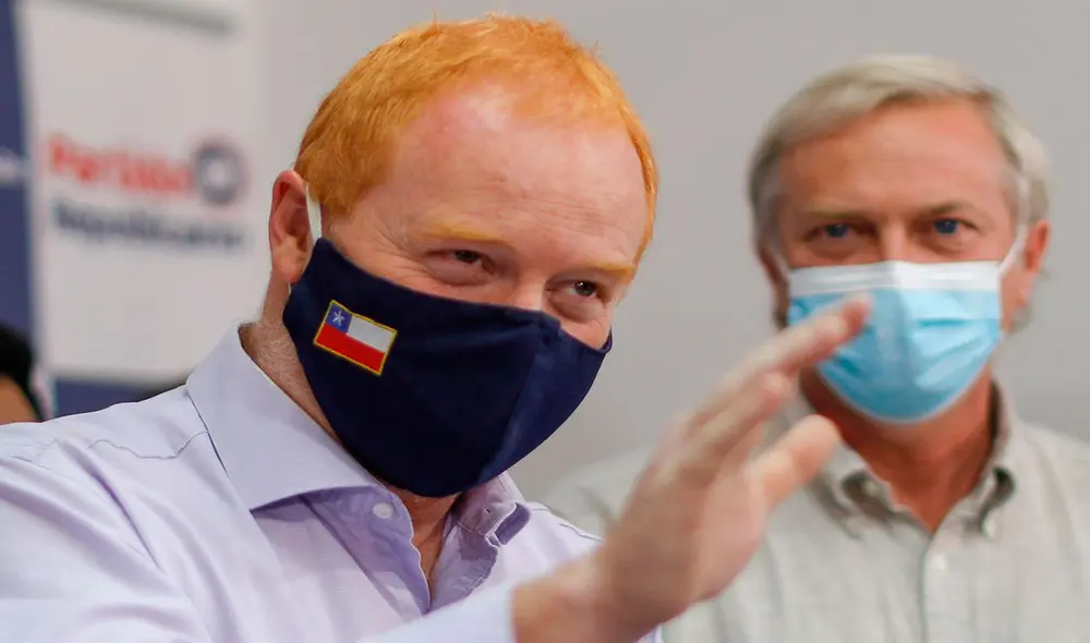 El presidente del Partido Republicano de Chile, Rojo Edwards, junto con el excandidato presidencial José Antonio Kast. Foto: Agencia Uno / Europa Press El presidente del Partido Republicano de Chile, Rojo Edwards, junto con el excandidato presidencial José Antonio Kast. Foto: Agencia Uno / Europa Press