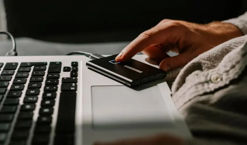 Las SSD utilizan memorias de tipo flash para almacenar toda la información. Foto: ComputerHoy