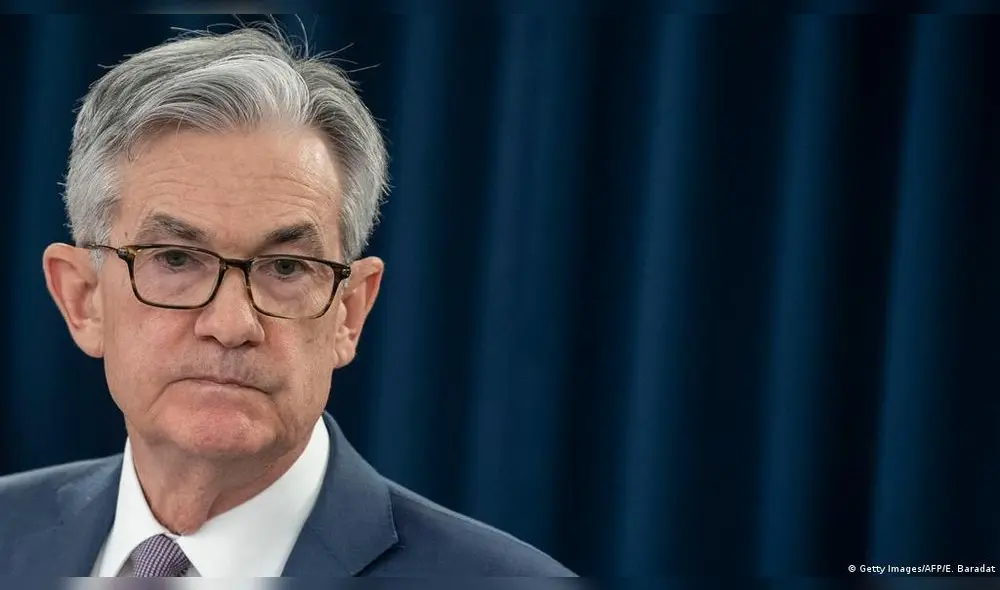 Jerome Powell, presidente de la FED. FMI dijo que espera que el sólido crecimiento de EE.UU. continúe y que la inflación probablemente se moderará más adelante en el año. Sus nuevos pronósticos económicos globales se publicarán el 25 de enero. Foto: AFP