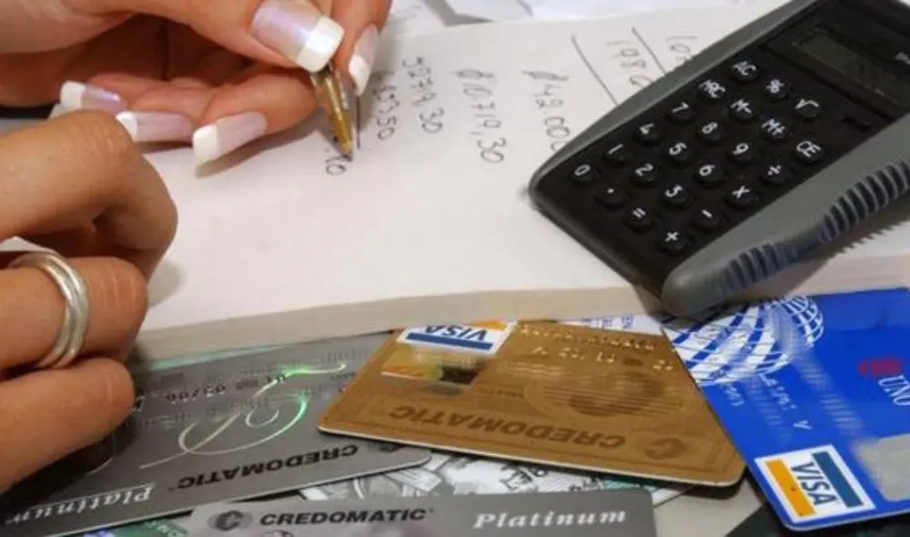 El uso adecuado de las tarjetas de crédito ayudan a construir un buen historial crediticio. Foto: Andina.