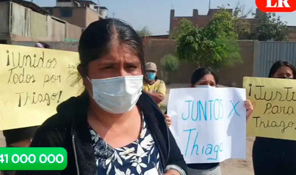 Madre del menor exige justicia. Vecinos acompañan en esta lucha. Foto: URPI-LR Madre del menor exige justicia. Vecinos acompañan en esta lucha. Foto: URPI-LR