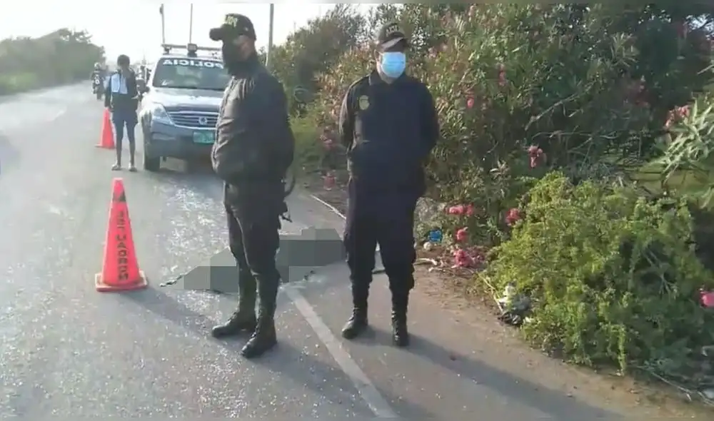 Personal policial llegó a lugar donde se produjo la muerte de joven. Foto: Karina Cuyate/Prensa al Día Personal policial llegó a lugar donde se produjo la muerte de joven. Foto: Karina Cuyate/Prensa al Día