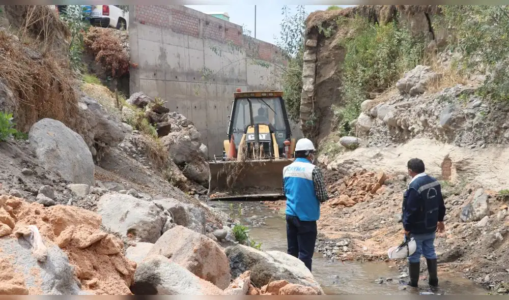 Arequipa. Labores de limpieza continúan en la torrentera El Chullo, en Cayma. Foto: Municipalidad Distrital de Cayma Arequipa. Labores de limpieza continúan en la torrentera El Chullo, en Cayma. Foto: Municipalidad Distrital de Cayma