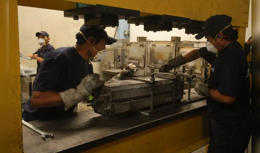 El Gobierno informó que EsSalud coordinará con Sunafil para que realice acciones de verificación sobre reclamos o denuncias relacionadas con presuntos cobros fraudulentos de este bono extraordinario. Foto: La República