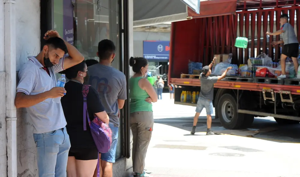 Si bien provincias como Buenos Aires, Córdoba y Santa Fe no presentan temperaturas altas como sus colindantes, su sensación térmica puede elevarse hasta los 40°. Foto: EFE.