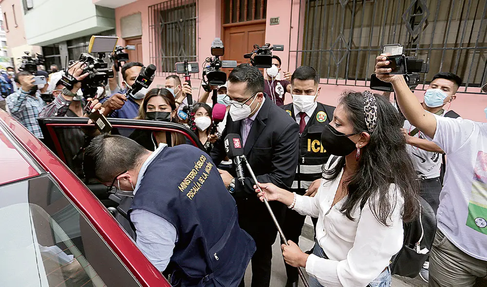 Diligencia. Fiscalía busca video de vigilancia del 19 de noviembre de la casa del jirón Sarratea. Foto: Gerardo Marín/ La República Diligencia. Fiscalía busca video de vigilancia del 19 de noviembre de la casa del jirón Sarratea. Foto: Gerardo Marín/ La República