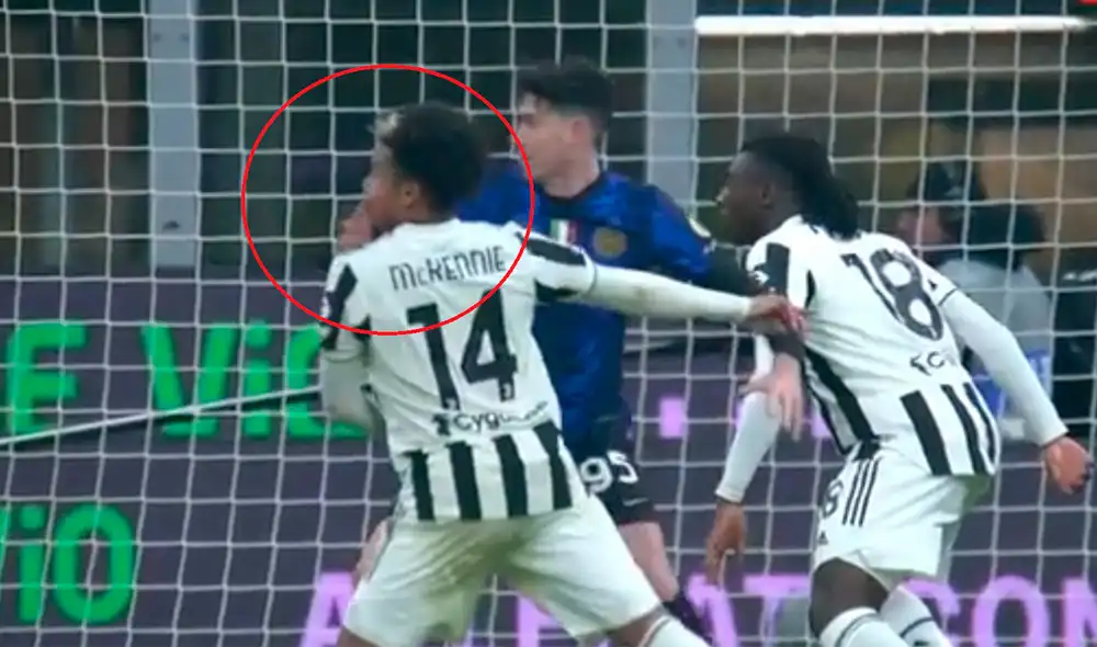 Tremendo manotazo que se llevó Weston McKennie en el duelo por la Supercopa de Italia. Foto: Captura ESPN.