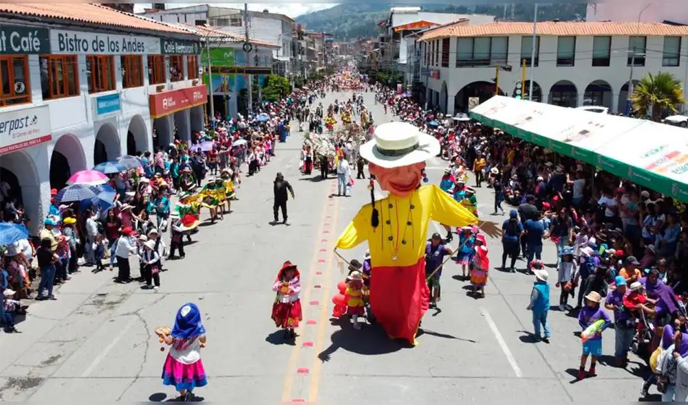 Comuna huaracina, por su parte, tomó la decisión de transmitir ediciones pasadas de manera virtual. Foto: Andina