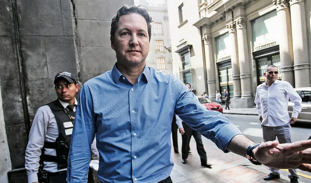 Responde. Daniel Salaverry salió anoche a defenderse vía Twitter, dejando entrever que se mantendrá en el cargo. Foto: difusión