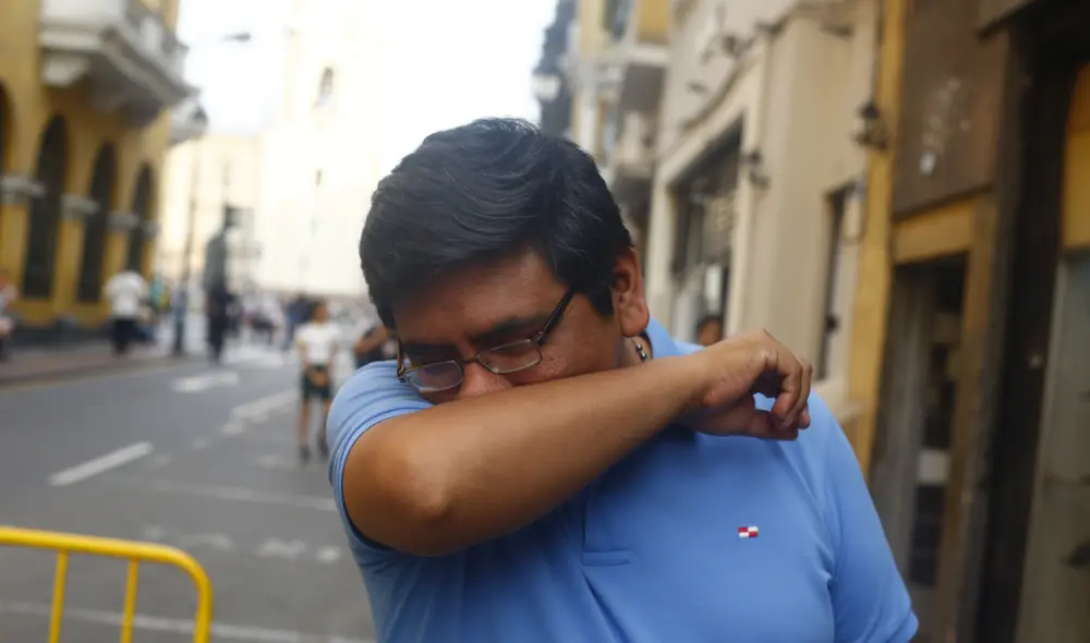 En esta nota te contamos qué dice la ciencia sobre la posibilidad de estornudar con los ojos abiertos. Foto: La República