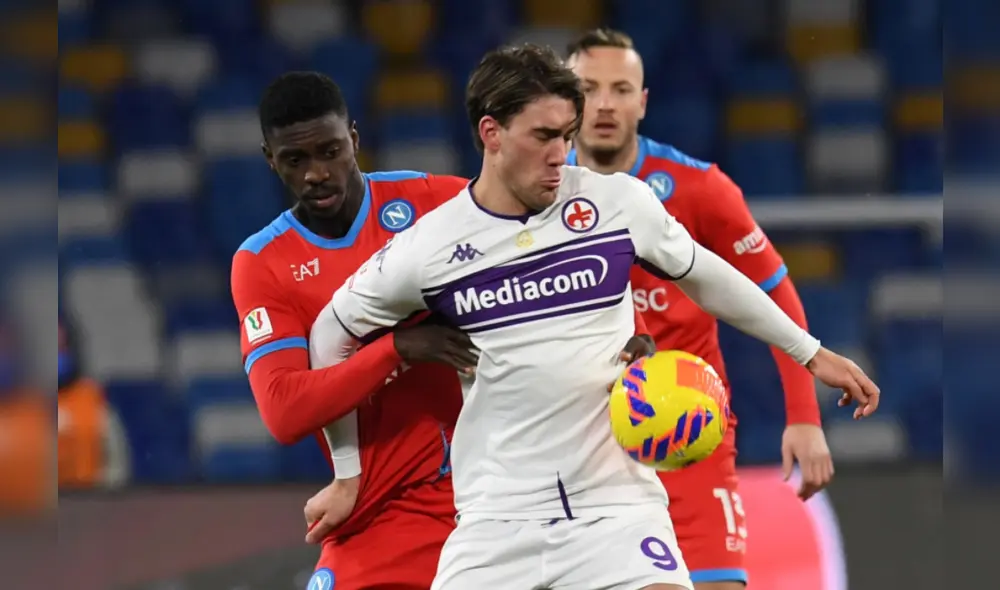 Napoli vs. Fiorentina se enfrentan por la Copa Italia Foto: EFE Napoli vs. Fiorentina se enfrentan por la Copa Italia Foto: EFE