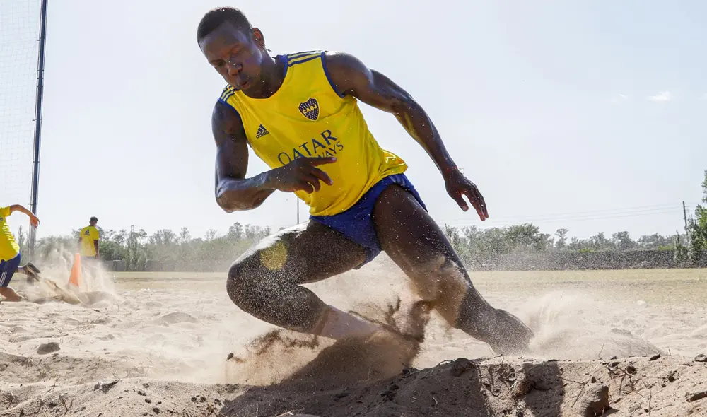 Luis Advincula y sus compañeros de Boca Juniors vienen entrenando en el predio de Ezeiza. Foto: Boca Juniors Luis Advincula y sus compañeros de Boca Juniors vienen entrenando en el predio de Ezeiza. Foto: Boca Juniors