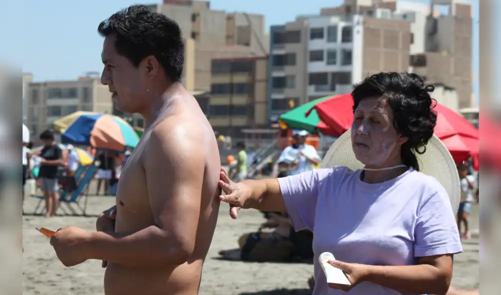 El protector y filtro solar son componentes del bloqueador. Foto: La República