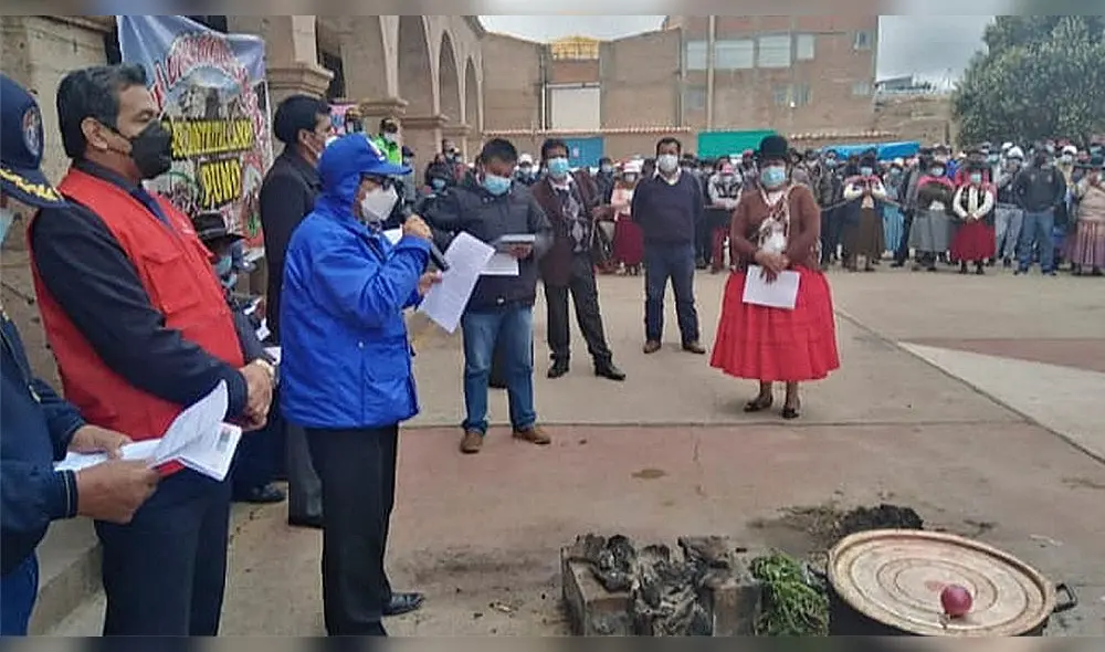 Desde el 5 de este mes, la población se encontraba en pie de lucha en contra de su alcalde Ciriaco Díaz, a quien le exigían rendir cuentas. Foto: Radio Onda Azul Desde el 5 de este mes, la población se encontraba en pie de lucha en contra de su alcalde Ciriaco Díaz, a quien le exigían rendir cuentas. Foto: Radio Onda Azul