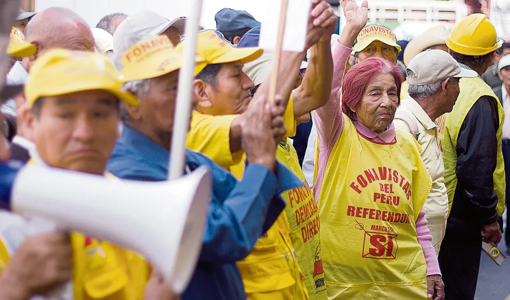 Fonavistas. Hace 9 meses se aprobó la Ley 31173, y cerca de 2 millones de adultos mayores esperan el pago de sus aportes. Foto: La República
