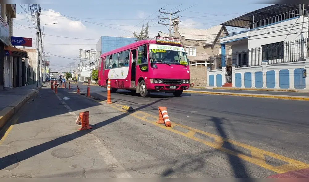 Hay bolardos dañados en diferentes puntos de la ciudad. Foto: Wilder Pari / URPI