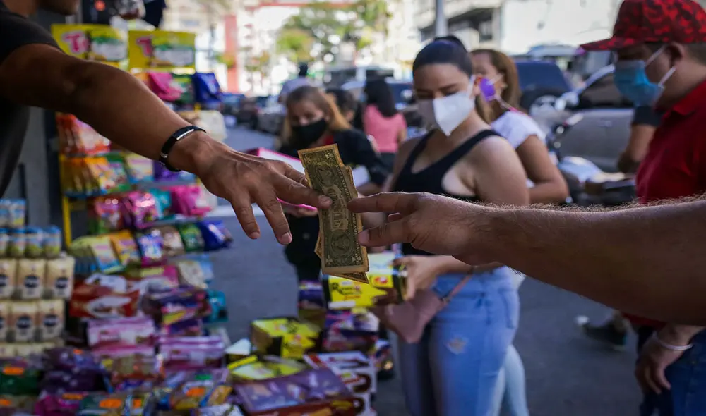Conoce el precio del dólar en Venezuela hoy, según Dólar Monitor y DolarToday. Foto: AFP Conoce el precio del dólar en Venezuela hoy, según Dólar Monitor y DolarToday. Foto: AFP
