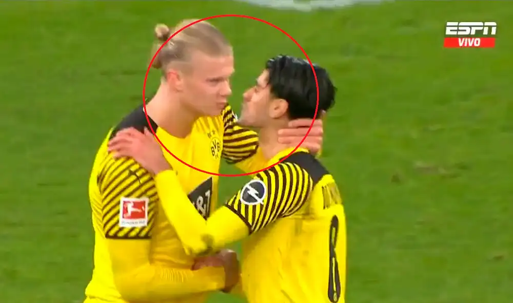 Erling Haaland llenó de besos a su compañero. Foto: Captura de ESPN.