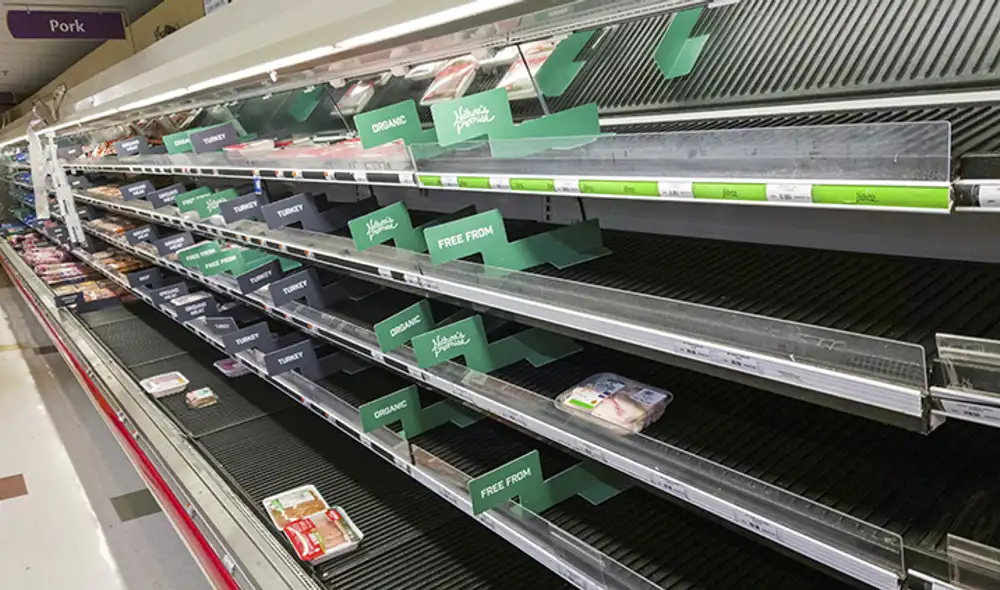 Ciertos comercios en EE. UU. presentan estanterías vacías en medio del repunte de casos por ómicron. Foto: EFE Ciertos comercios en EE. UU. presentan estanterías vacías en medio del repunte de casos por ómicron. Foto: EFE