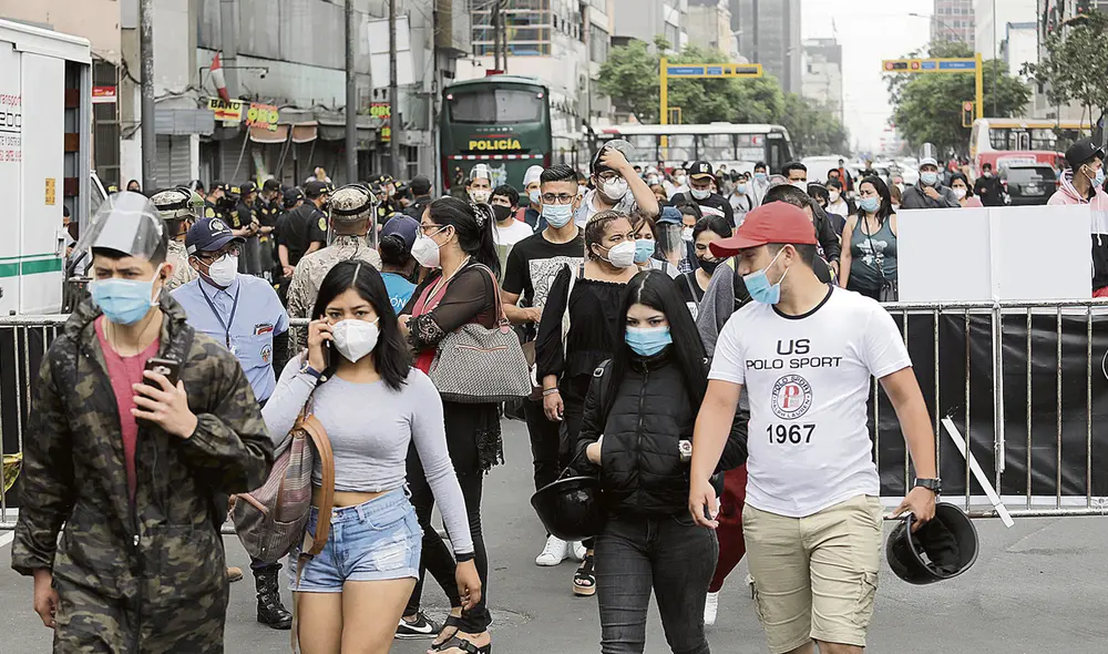 No bajemos la guardia. Las aglomeraciones y la llegada de la variante ómicron han disparado los contagios a nivel nacional. Foto: difusión