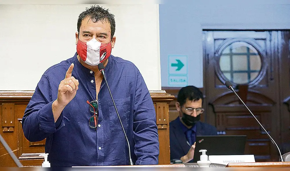 Insólito. Congresista por Arequipa, Edwin Martínez habría intentado interceder por su hijo. Insólito. Congresista por Arequipa, Edwin Martínez habría intentado interceder por su hijo.