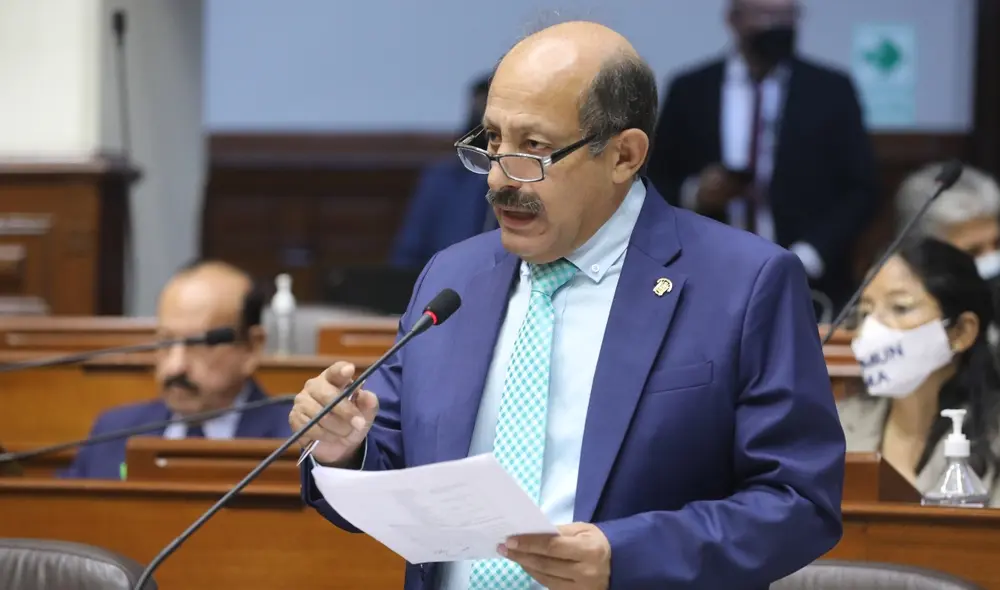 Héctor Valer también criticó al excomandante general de la PNP, Javier Gallardo. Foto: Congreso