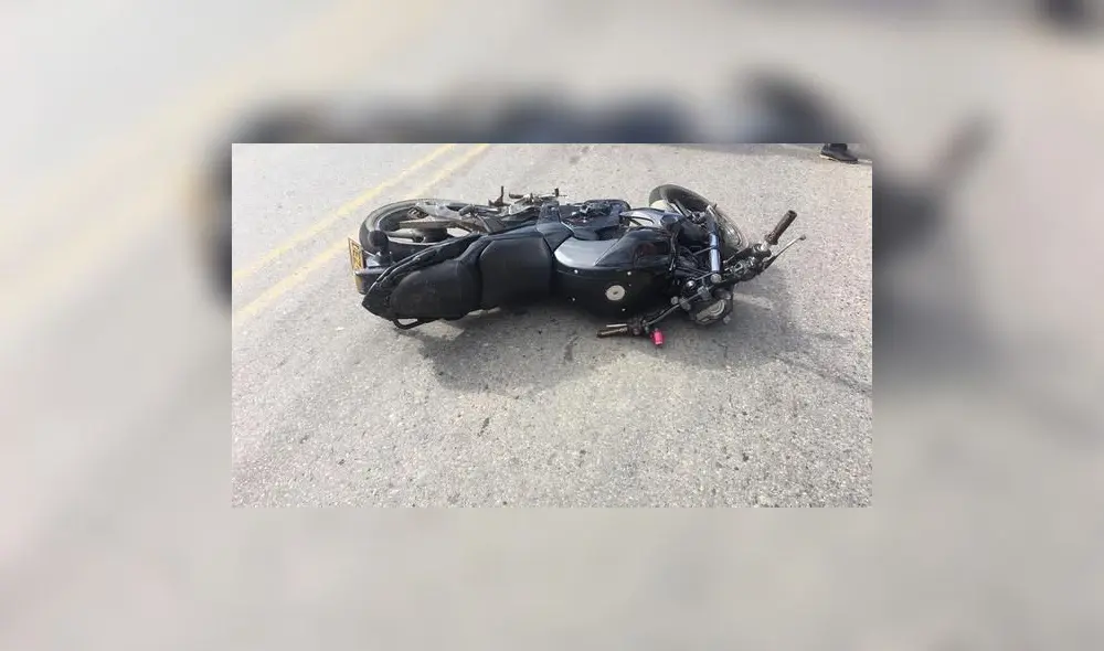 También un joven padre perdió el control de la moto en que viajaba. Foto: Noticias Piura 3.0 También un joven padre perdió el control de la moto en que viajaba. Foto: Noticias Piura 3.0