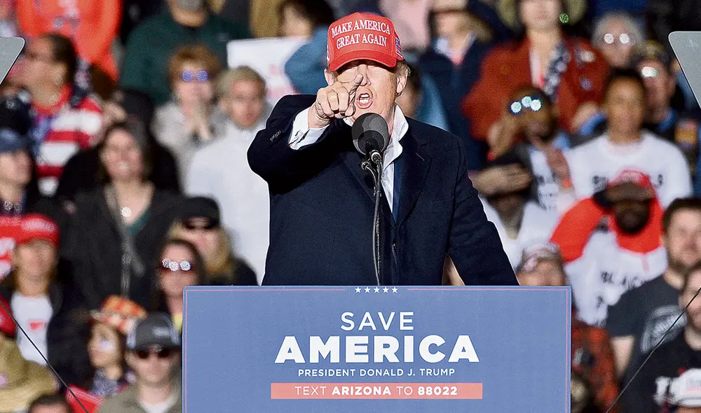 Arranque. Miles de simpatizantes republicanos viajaron hasta Arizona para acompañar al exmandatario en su presentación. Foto: AFP