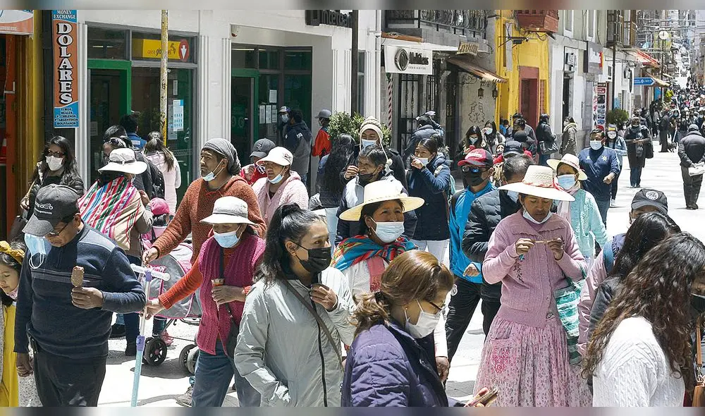 Riesgo. Aglomeraciones están provocando un crecimiento acelerado de contagios. Ello es más peligroso debido a la presencia de la variante ómicron. Riesgo. Aglomeraciones están provocando un crecimiento acelerado de contagios. Ello es más peligroso debido a la presencia de la variante ómicron.