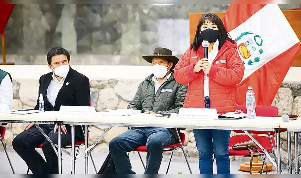 Trabajo. Mirtha Vásquez encabezó la mesa técnica junto al ministro de Desarrollo Agrario y Riego, Víctor Maita.