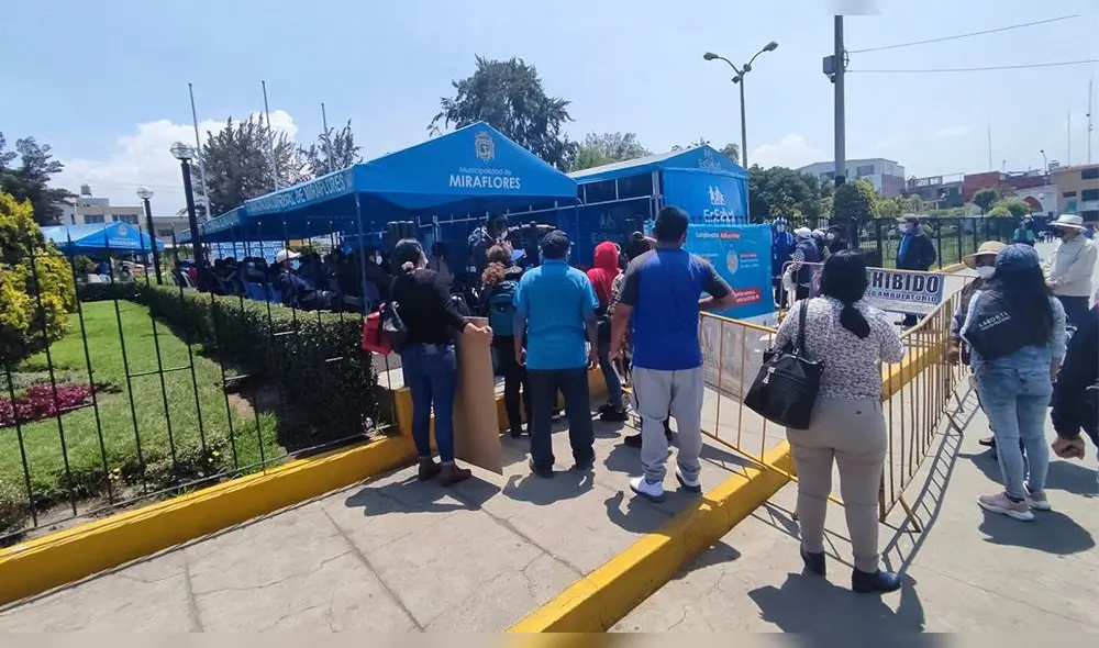 Acudieron 254 personas a realizarse el test y 170 dieron positivo, lo que implica 70% de positividad. Foto: Zintia Fernández/La República Acudieron 254 personas a realizarse el test y 170 dieron positivo, lo que implica 70% de positividad. Foto: Zintia Fernández/La República