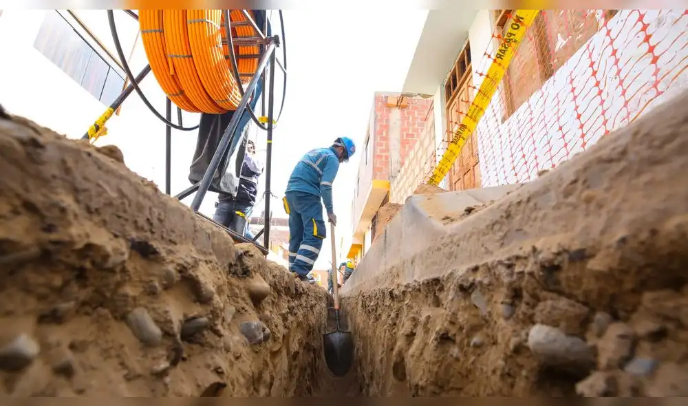 El viceministro de Construcción y Saneamiento, Javier Hernández, aseguró que ambos proyectos beneficiarán a más de 500.000 habitantes de la región Piura. Foto: MVCS