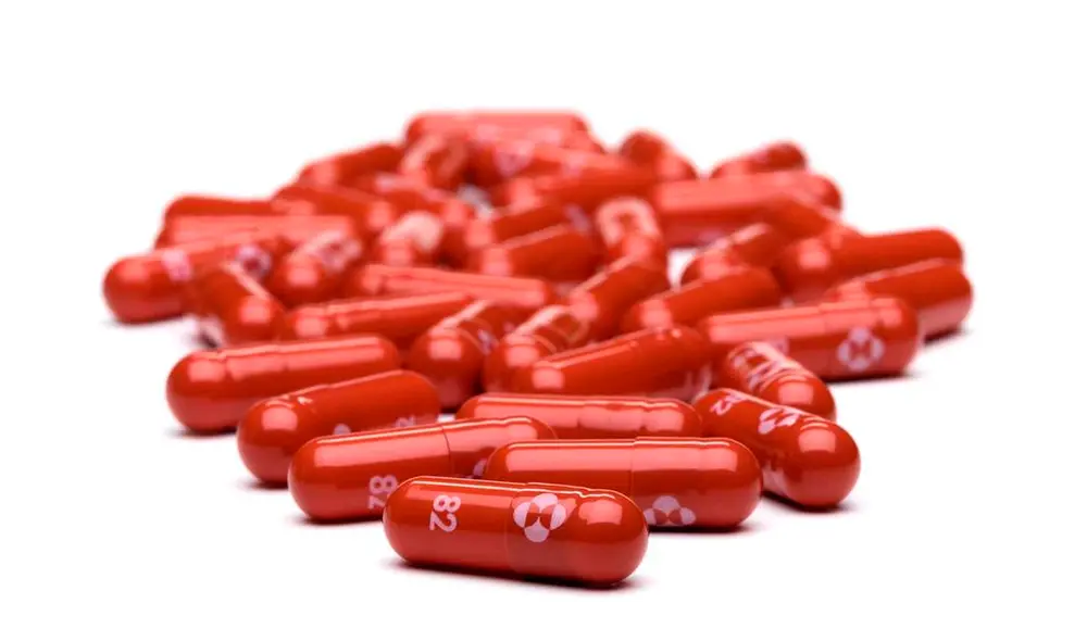 Lo que hace el fármaco es evitar que el virus se replique en el organismo, y logra que baje su carga viral. Foto: EFE