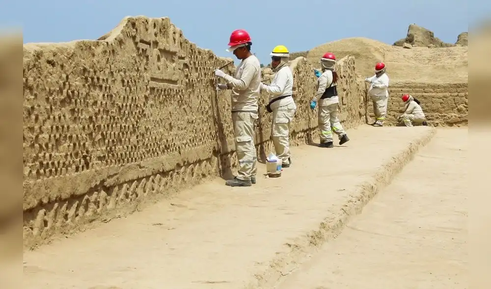 Personal especializado restaurará antiguos muros de Chan Chan. Foto: DDCLL Personal especializado restaurará antiguos muros de Chan Chan. Foto: DDCLL