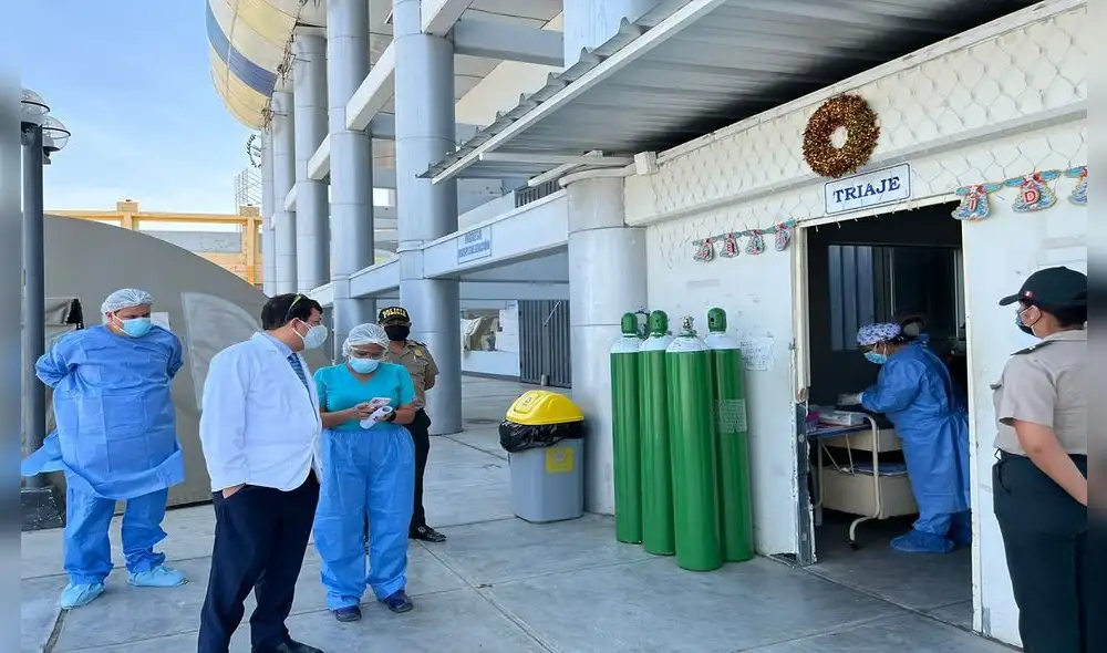 Director de hospital coordina la contratación de personal médico. Foto: Hospital de Sullana