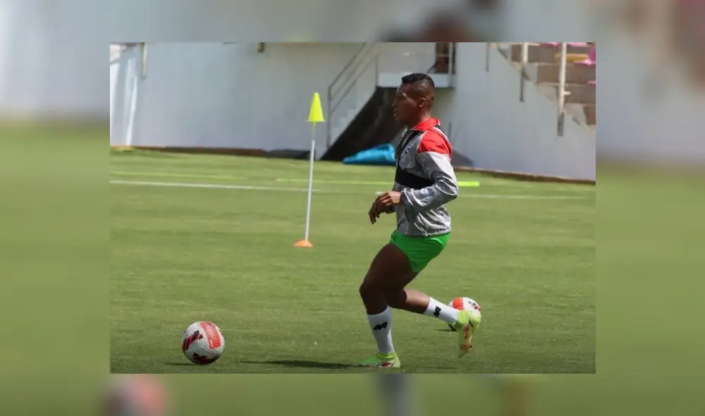 Guerrero atendió a la prensa luego de la práctica de hoy Foto: Club Cienciano