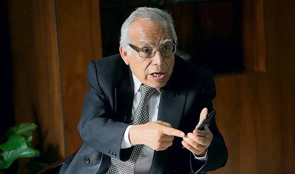 Ejecutivo. Aníbal Torres defiende el derecho al referéndum. Foto: Gerardo Marín/La República