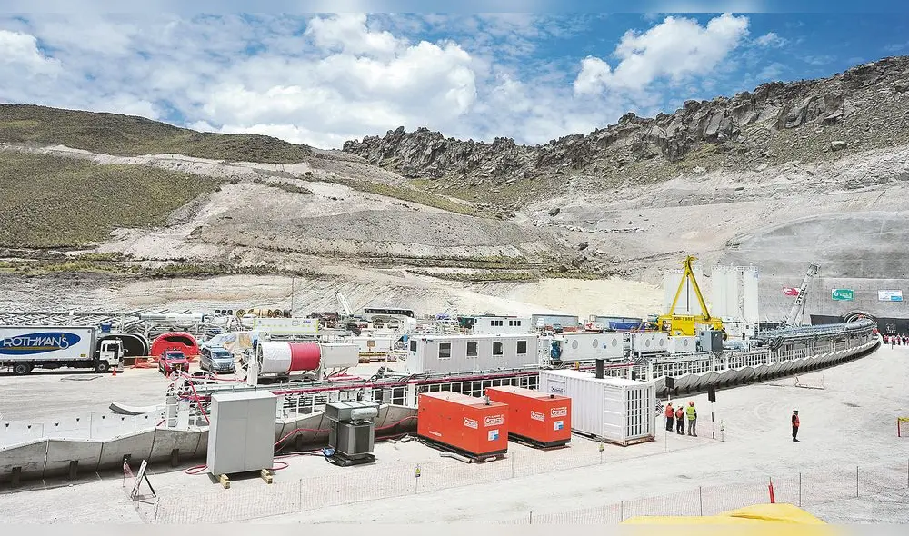 Al Gobierno Regional de Arequipa le han llegado dos cartas con la advertencia de iniciar arbitrajes por perjuicios millonarios. Foto: La República Al Gobierno Regional de Arequipa le han llegado dos cartas con la advertencia de iniciar arbitrajes por perjuicios millonarios. Foto: La República