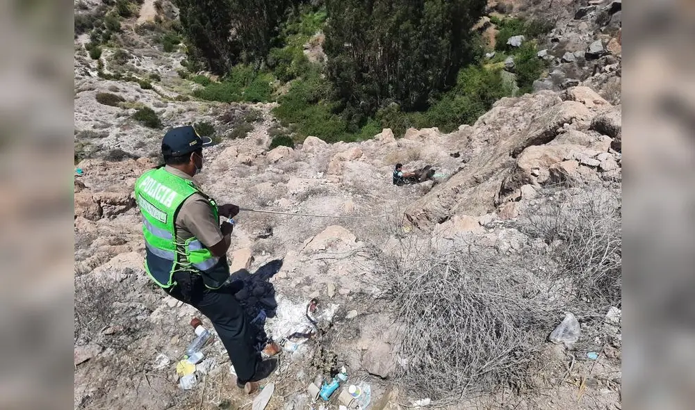 Rescate de cadáver se realizó con apoyo de la Policía y Serfor. Foto: PNP