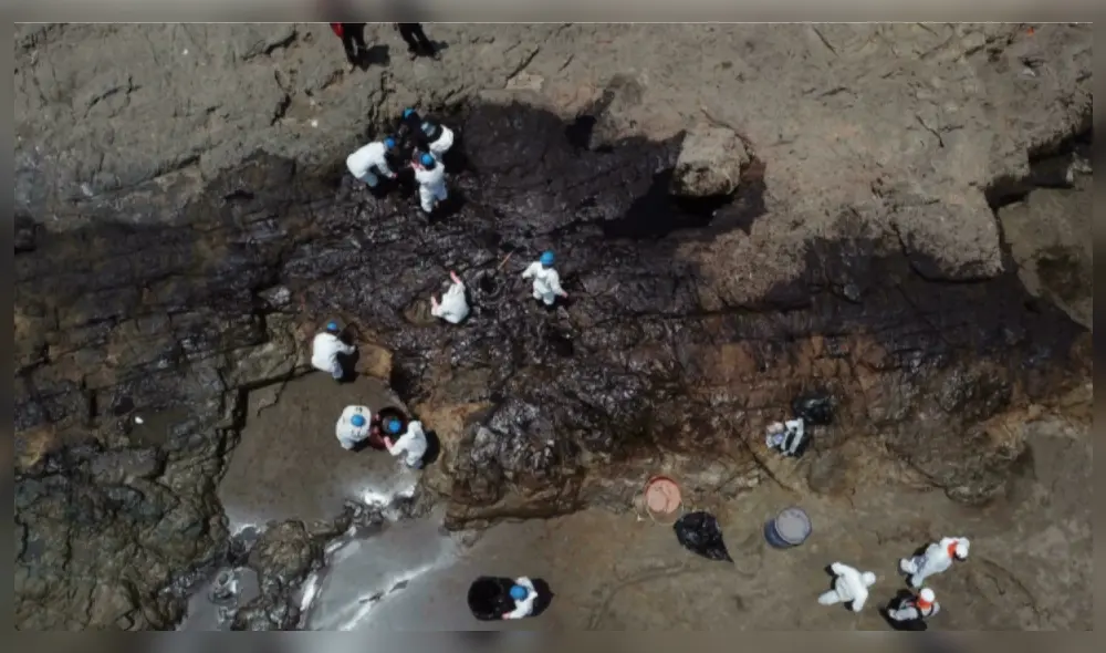 Trabajos pueden demorar días o años, según el tipo y cantidad de petróleo. Foto: Cris Bouroncle/ AFP Trabajos pueden demorar días o años, según el tipo y cantidad de petróleo. Foto: Cris Bouroncle/ AFP