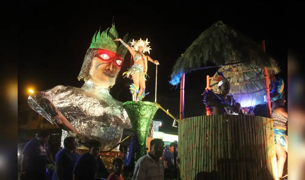 El carnaval se desarrolla durante varios meses e implica una serie de actividades como el manguerazo o el pasacalle. Foto: Andina