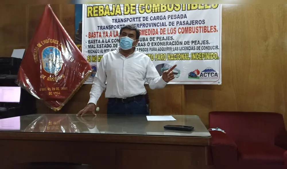 Sánchez señala que ciclovías dificultan el paso de camiones en avenidas. Foto: URPI/Wilder Pari Sánchez señala que ciclovías dificultan el paso de camiones en avenidas. Foto: URPI/Wilder Pari