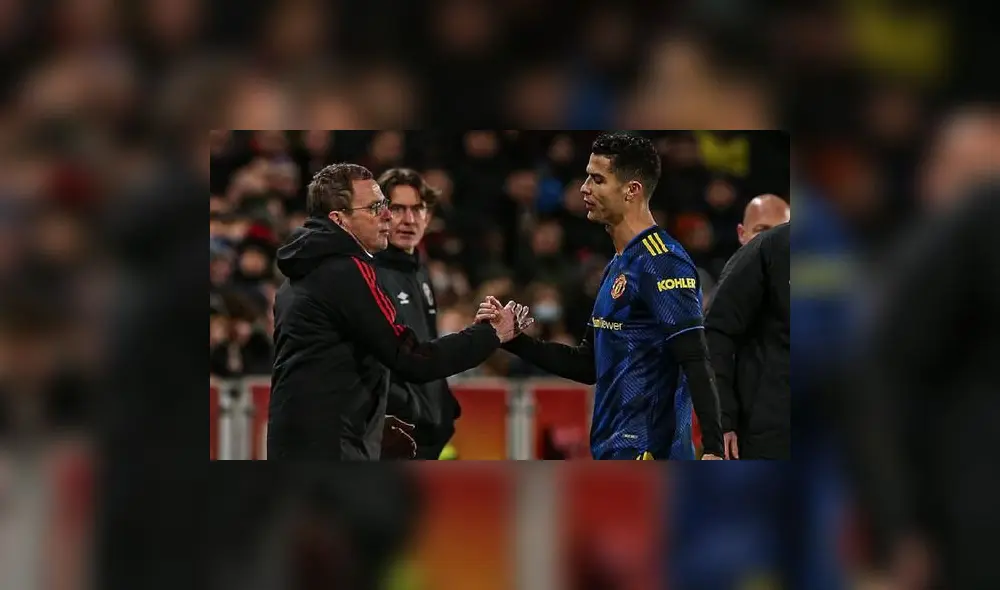 Cristiano Ronaldo volvió a ser titular en el cuadro de Manchester United. Foto: EFE