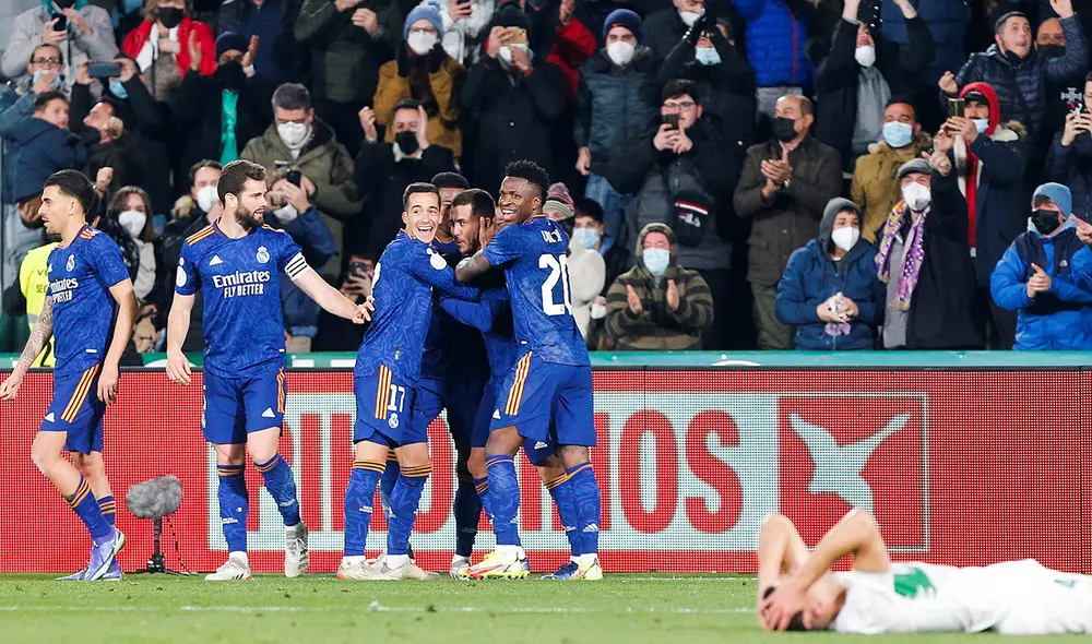 El Real Madrid vence a un valiente Elche en el tiempo extra. Foto: EFE El Real Madrid vence a un valiente Elche en el tiempo extra. Foto: EFE