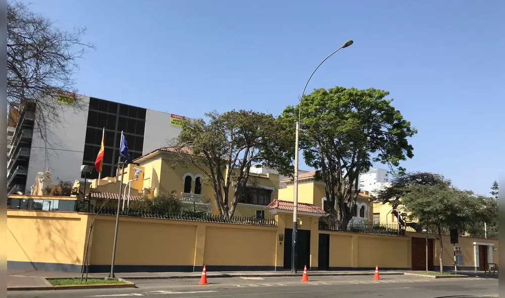 Embajada de España se solidarizó con los ciudadanos perjudicados por el desastre ecológico. Foto: Embajada de España en Perú