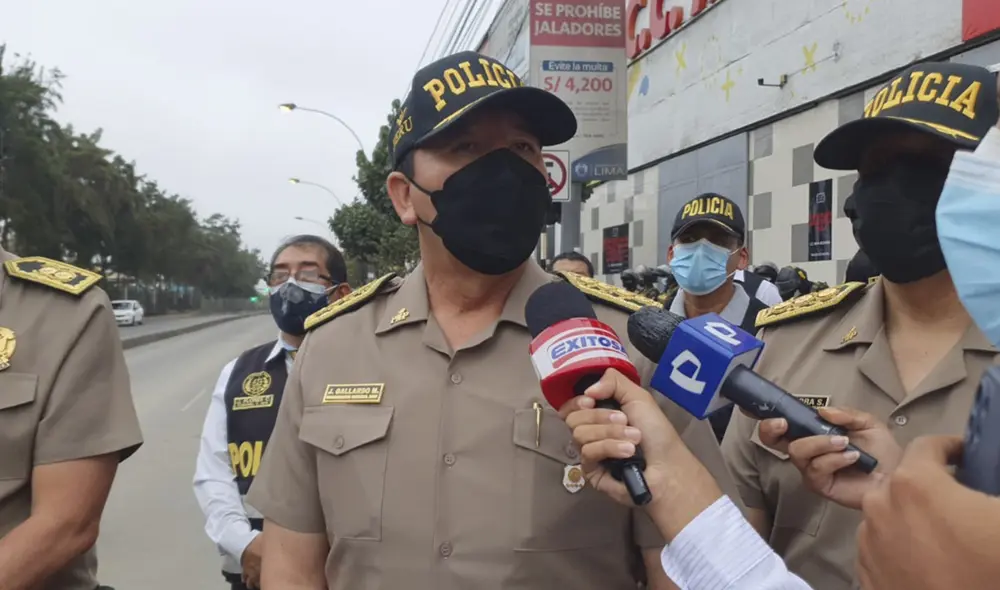 Comandante general de la PNP, Javier Gallardo, declaró sobre supuesto pedido de ministro Avelino Guillén para pasarlo a retiro. Foto: Erwin Valenzuela/URPI-LR Comandante general de la PNP, Javier Gallardo, declaró sobre supuesto pedido de ministro Avelino Guillén para pasarlo a retiro. Foto: Erwin Valenzuela/URPI-LR