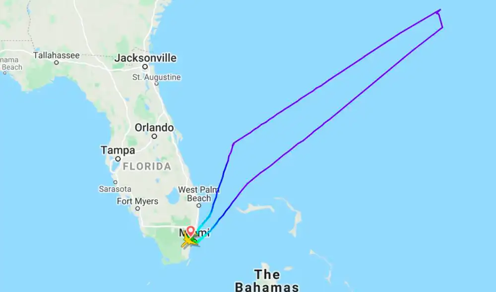 A la llegada del vuelo a la terminal de Miami esperaban efectivos policiales, aunque no se ha informado si el pasajero fue detenido. Foto: Flightradar24