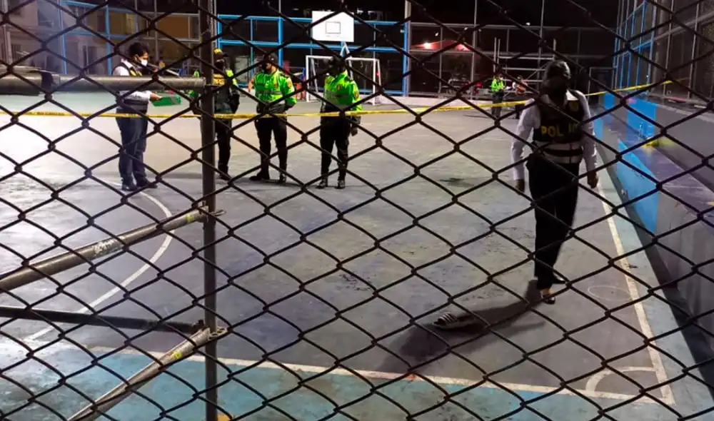 La PNP llegó hasta la urbanización Ciudad del Pescador, en el Callao, para dar inicio a las investigaciones del crimen. Foto: URPI / La República La PNP llegó hasta la urbanización Ciudad del Pescador, en el Callao, para dar inicio a las investigaciones del crimen. Foto: URPI / La República